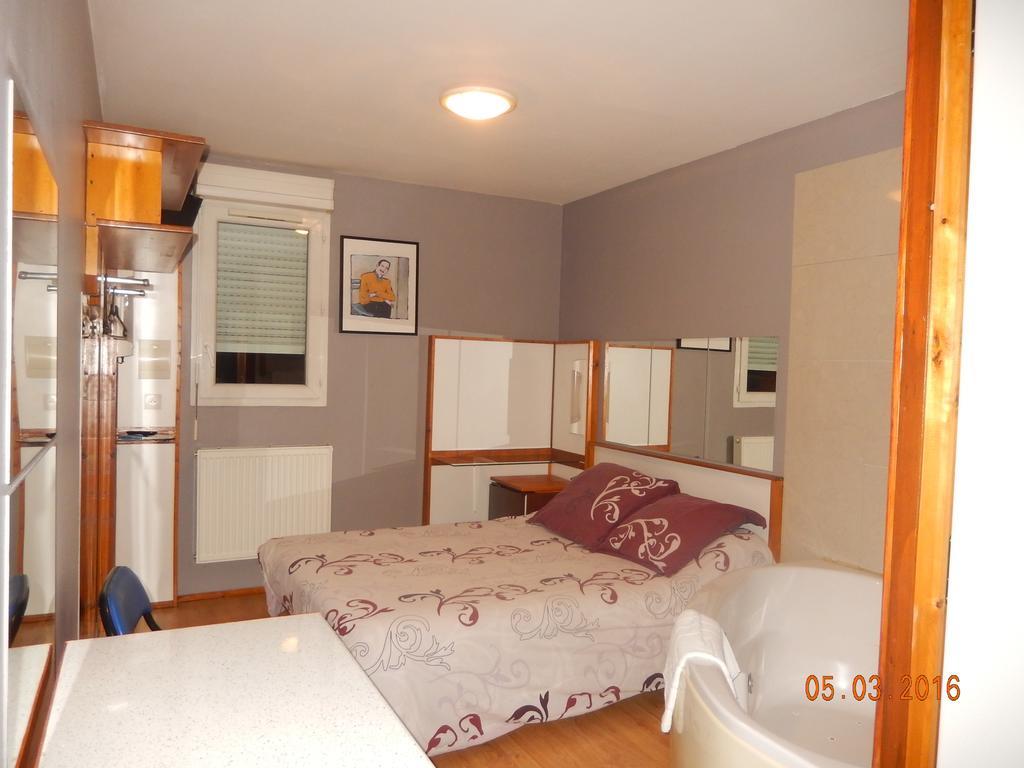 Hotel Eco Logis Espace Bellevue Séméac Eksteriør bilde