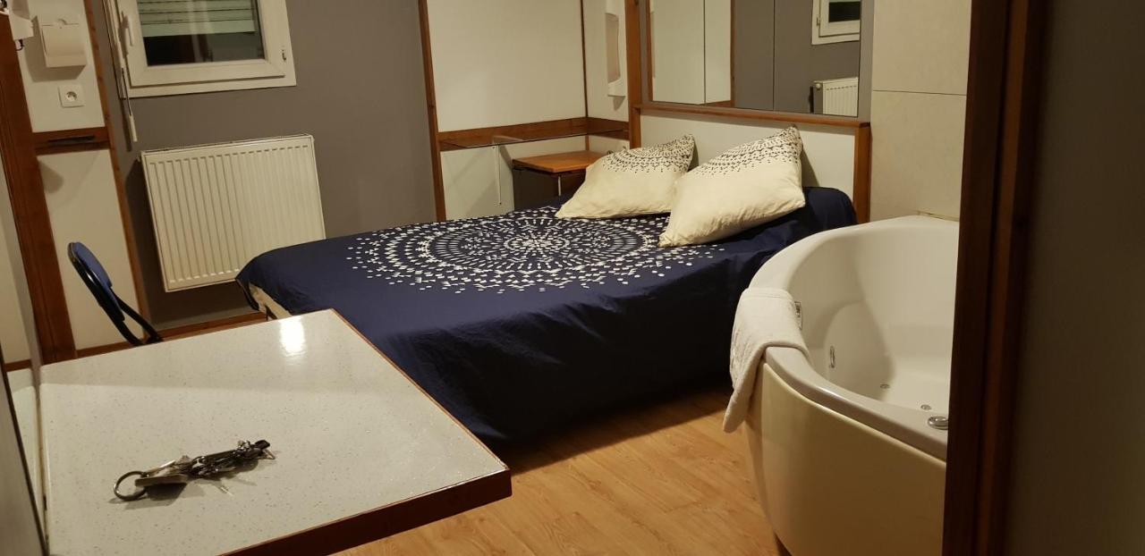 Hotel Eco Logis Espace Bellevue Séméac Eksteriør bilde