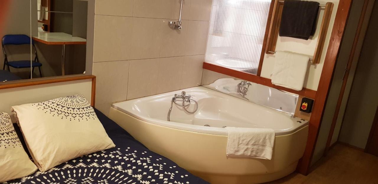 Hotel Eco Logis Espace Bellevue Séméac Eksteriør bilde